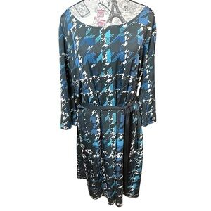 Elegant Black and Blue houndstooth Patterned Dress